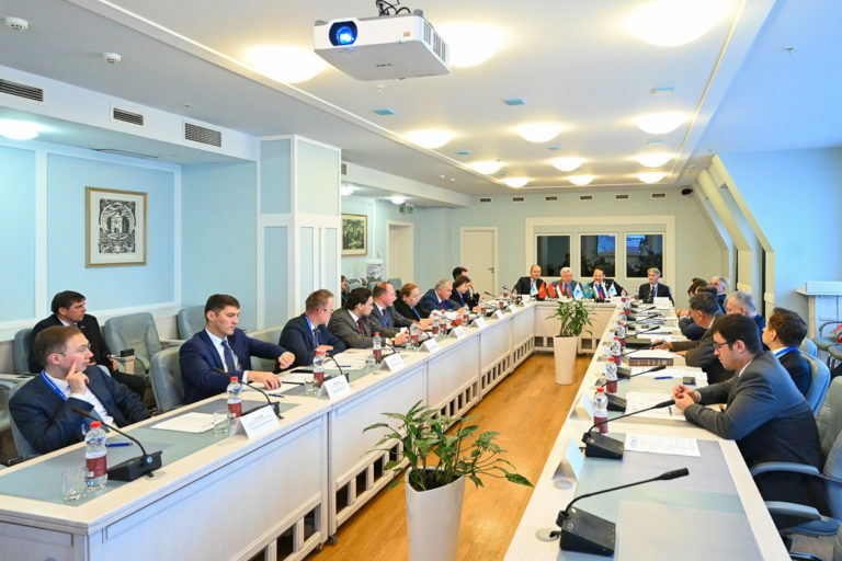 Союз банков Кыргызстана принял участие в заседании Международного банковского совета, где обсуждались возможности и риски применения искусственного интеллекта.